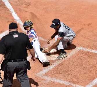 Big inning sends Missouri past Massachusetts at BRWS